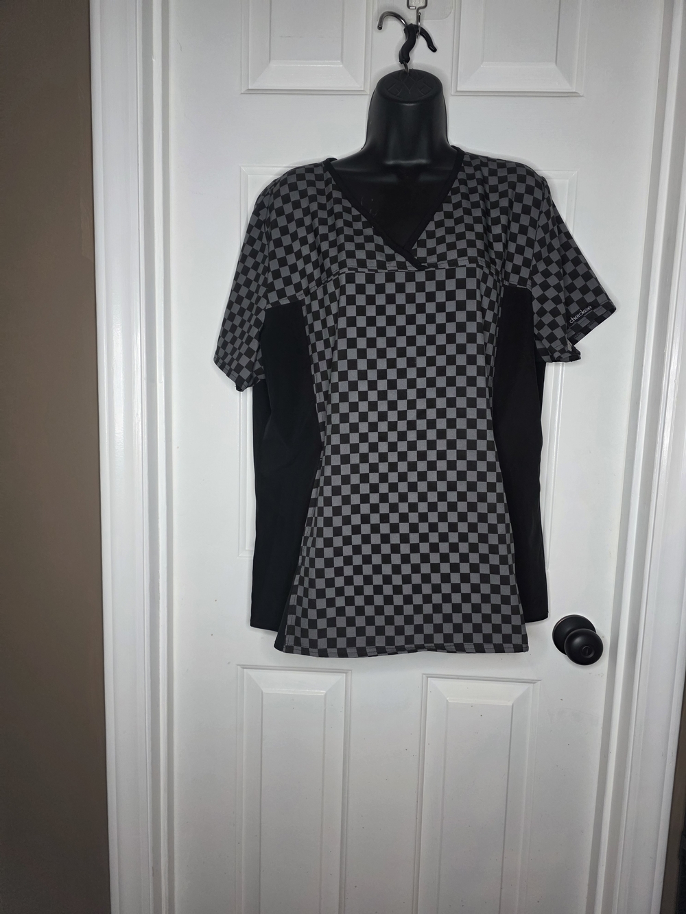 Cherokee Black & Gray Checkerboard V-Neck Short Sleeve Top